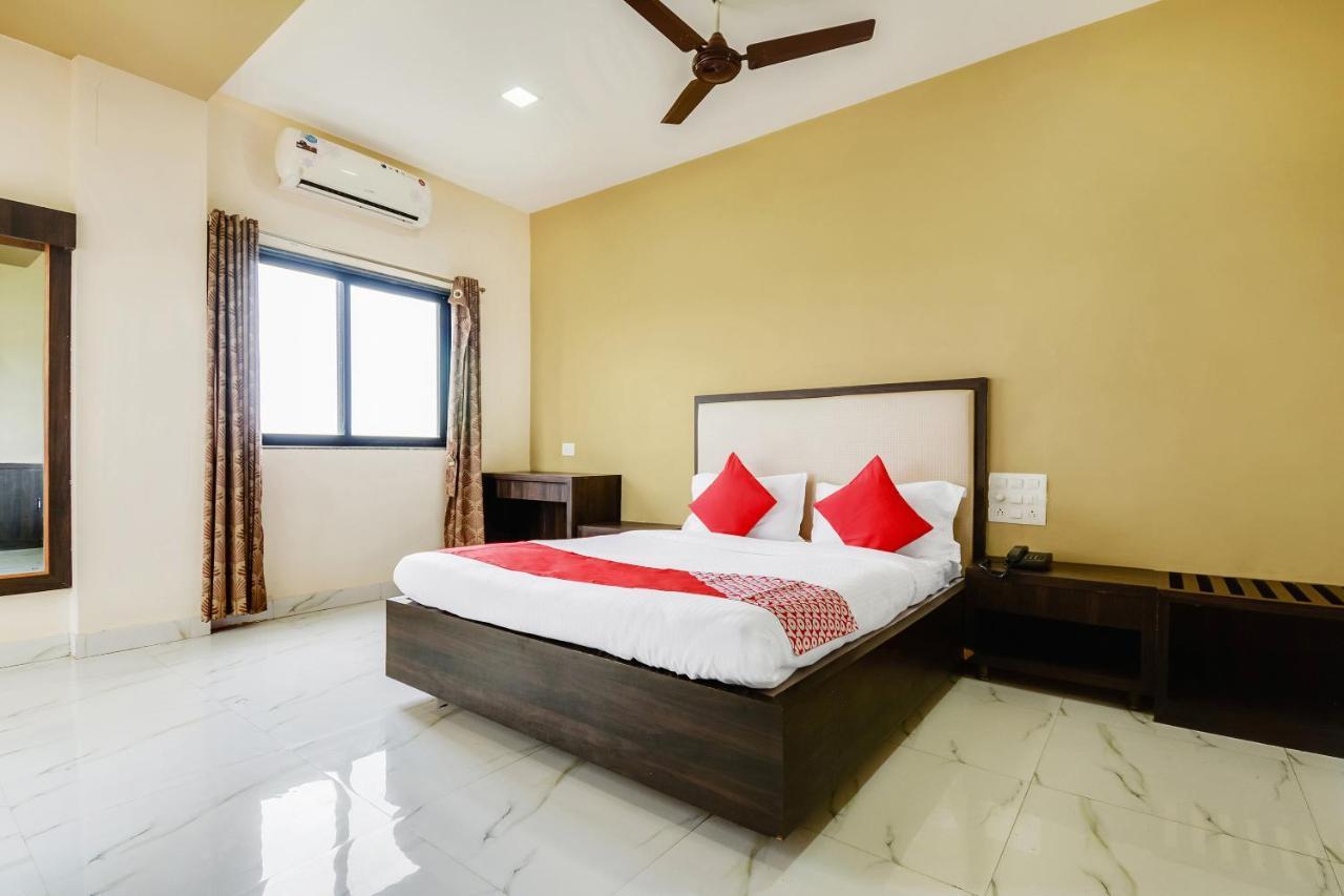 Oyo 48352 Hotel Bhagyalaxmi Kāla Esterno foto