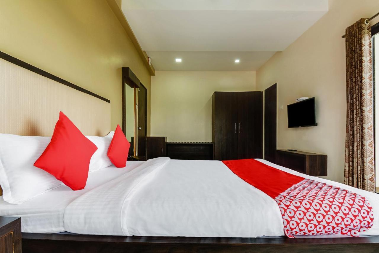 Oyo 48352 Hotel Bhagyalaxmi Kāla Esterno foto